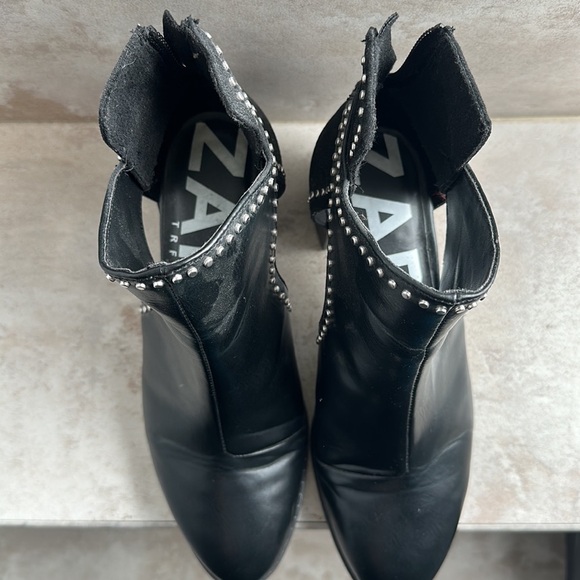 Zara Fall Booties with Cut out detailing - Picture 9 of 10